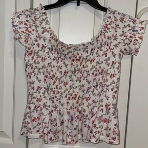 American Eagle Flowery Off-the-shoulder Top✨